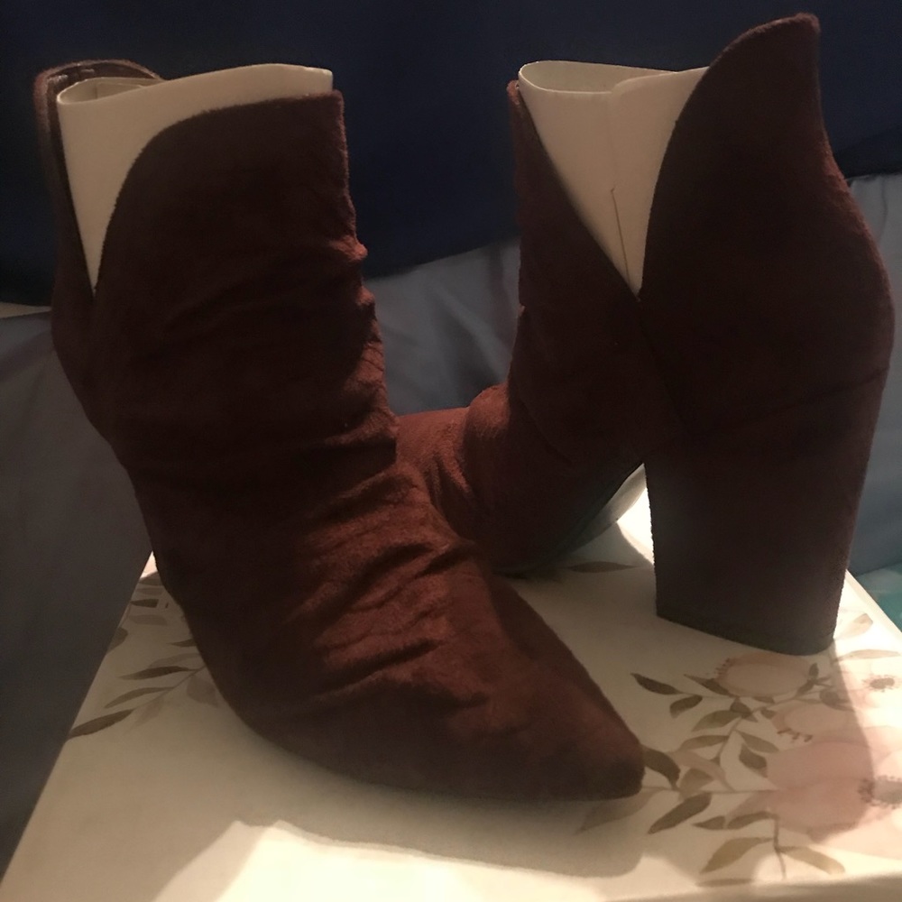 ✨Wine colored Ankle Boots✨